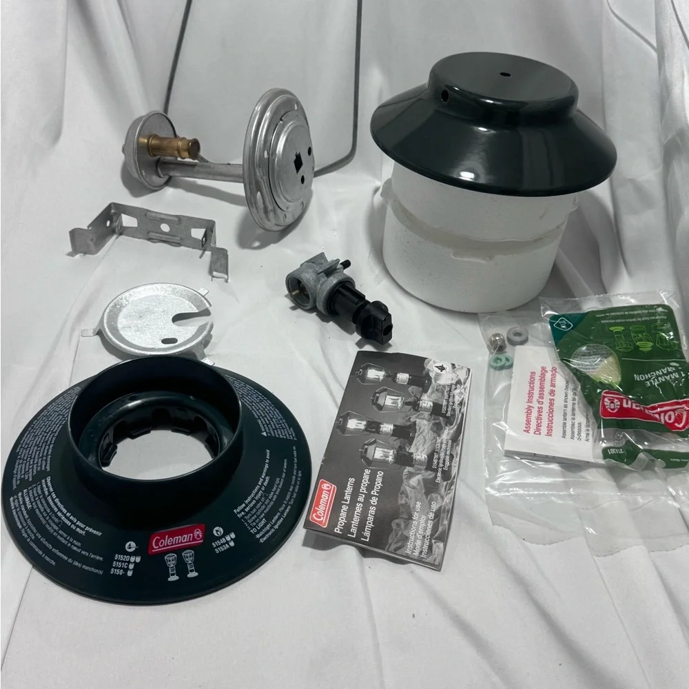 BRAND NEW COLEMAN PROPANE LANTERN. ONE‎ MANTEL LANTERN. NEW OLD STOCK.